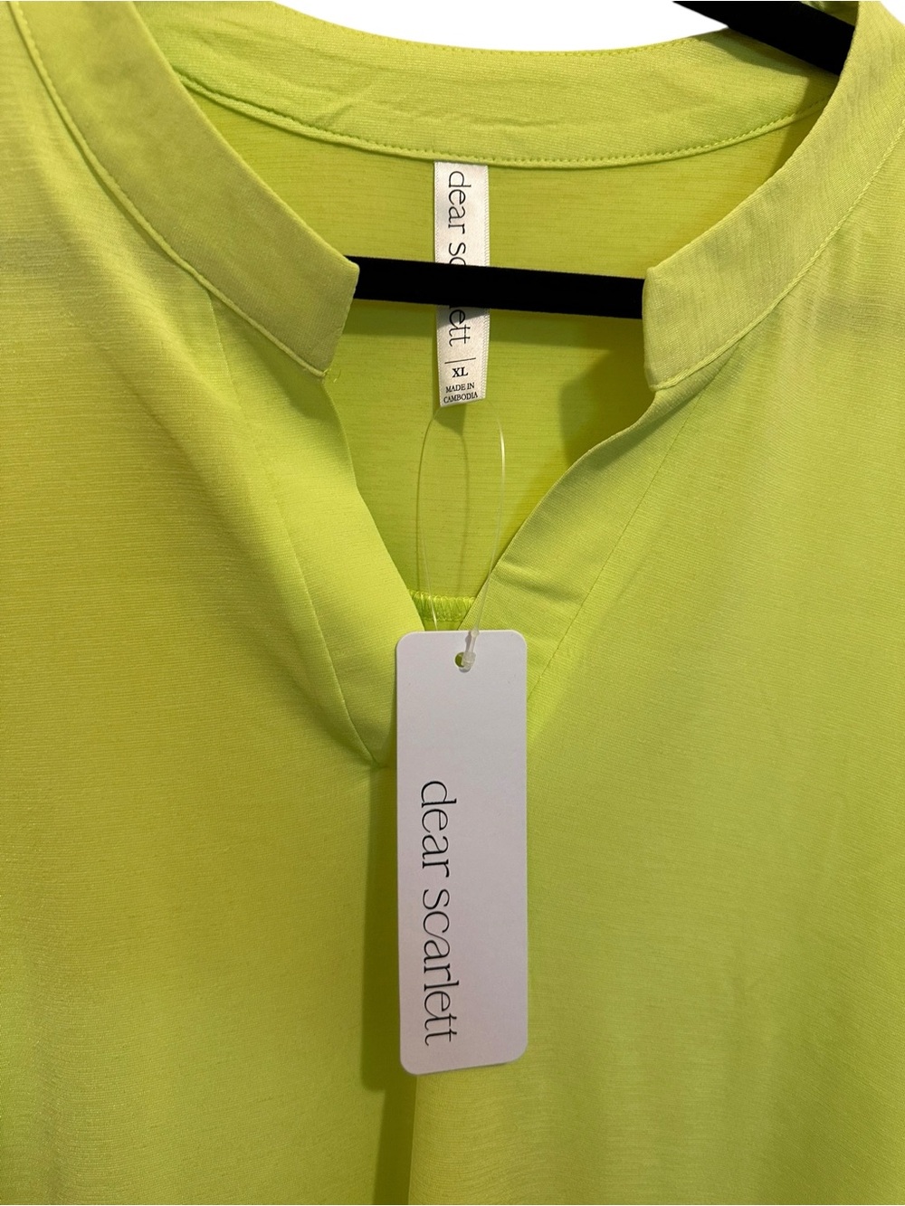 Dear Scarlett Lizzy Lime Green V-Neck Roll-Tab Tunic - Picture 4 of 7
